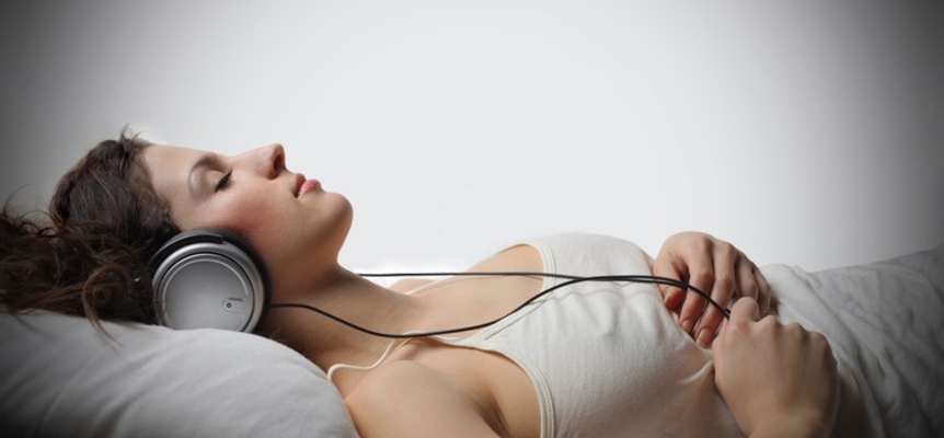 Музика як засіб боротьби з безсонням: звуки та мелодії для здорового сну